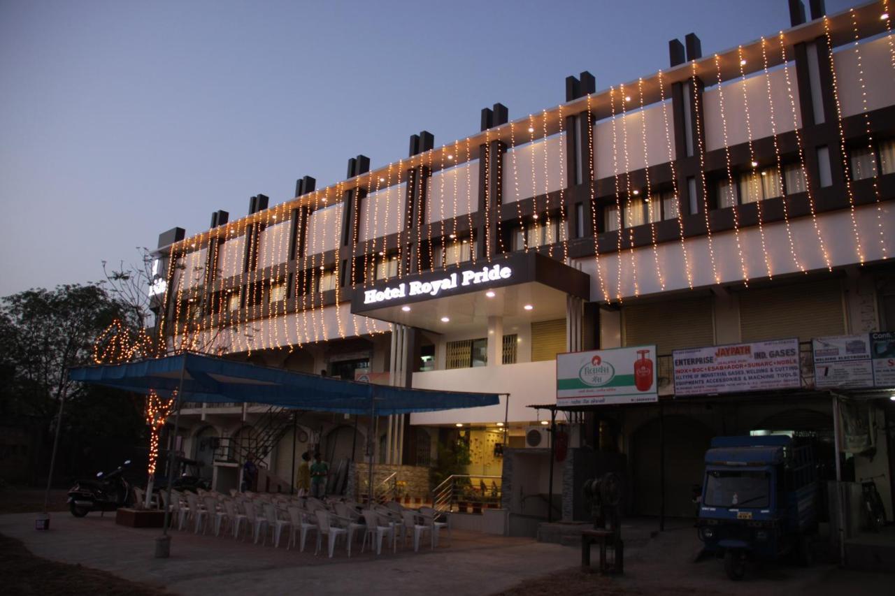 Hotel Royal Pride Ahmedabad Exterior photo